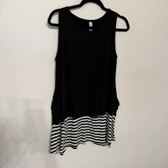 Zenana Premium Women's Black Medium Tunic Tank Striped Cozy - Picture 1 of 2